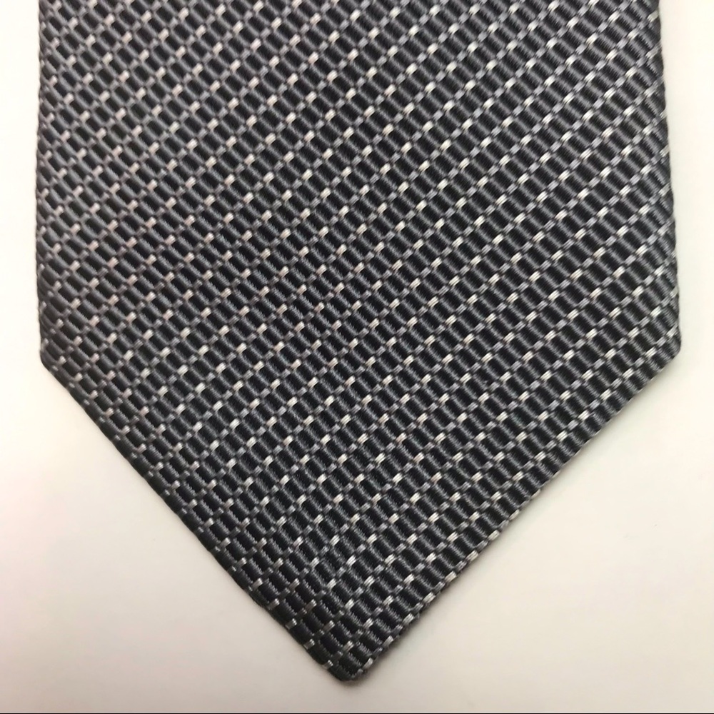 Banana republic 100% silk tie. NEW WITH TAGS!